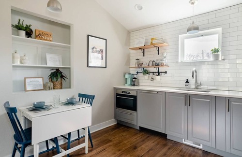 Whittier House | Modern Guesthouse ♥ Garage Parking ♥ Walk to RiNo ♥ Private Patio