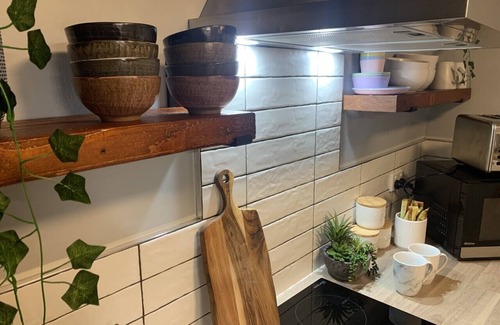 Bentleigh House | Modern guesthouse | Quiet, quaint & private | Peaceful courtyard | Pet friendly