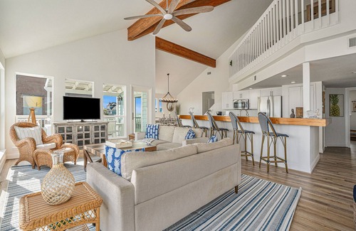 Indian Beach House | Modern Gulf-front beach house with multiple decks, washer/dryer, & central AC