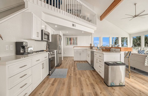 Indian Beach House | Modern Gulf-front beach house with multiple decks, washer/dryer, & central AC