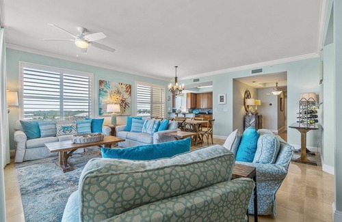 Ono Island Condo | Modern Gulf-front condo with multiple pools & steps to dining