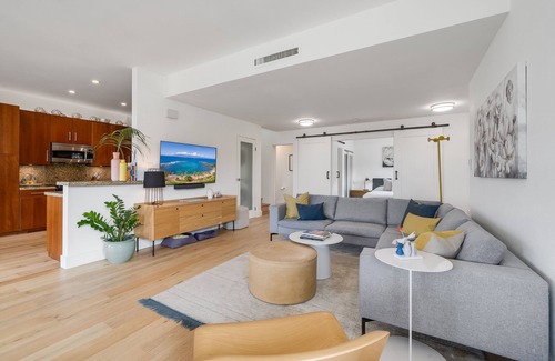 Kapalua Villa | MODERN HAWAII ⛳️ Modern Remodel, steps to the Beach, 4th Tee, Ocean View, 4 Pools