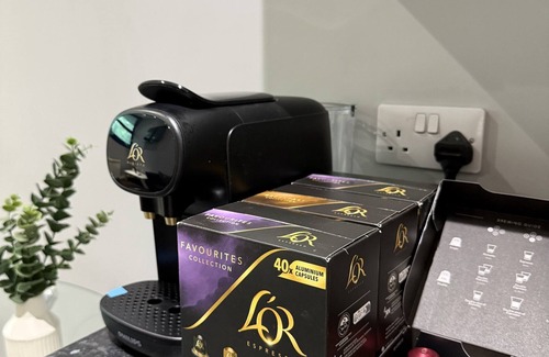 Harlington Apartment | Modern HeathrowApt–3 Mins to Terminals, For4, Free Welcome Snacks/Windsor Castle