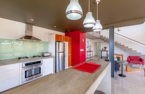 Potrero Villa | Modern Hillside Home with Sleek Interiors and Panoramic Poolside Views