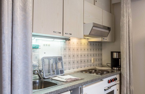 Schoenwald Apartment | Modern Holiday Apartment “Nina” with Mountain View, Balcony, Sauna & Pool