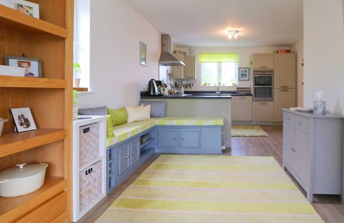 St Merryn House | Modern holiday home in central St Merryn, close to beautiful beaches