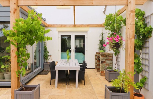 St Merryn House | Modern holiday home in central St Merryn, close to beautiful beaches