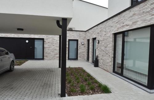 Eisden-Tuinwijk Villa | Modern holiday home in Maasmechelen with sauna
