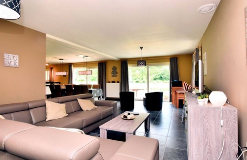 Hastiere-Lavaux House | Modern Holiday Home in Hastiere near Forest