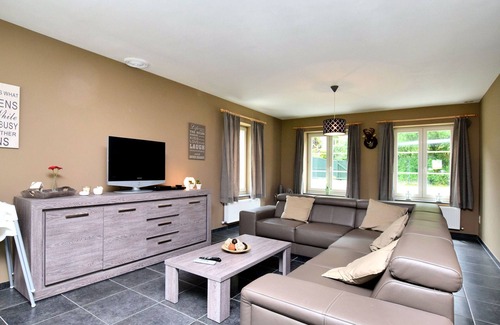 Hastiere-Lavaux House | Modern Holiday Home in Hastiere near Forest