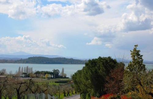 San Feliciano House | Modern Holiday Home in San Feliciano with Private Terrace