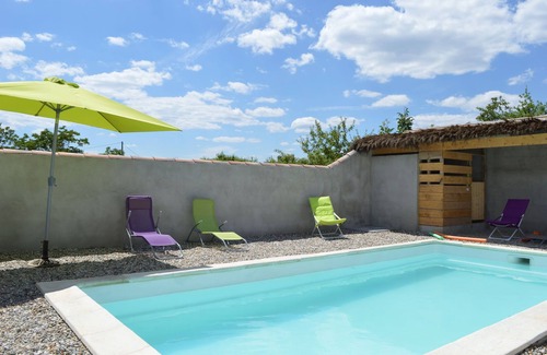 Pradons House | Modern holiday home with heated pool