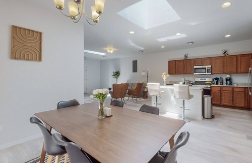 Mesa Del Sol Innovation Park House | Modern Home 3BR Next to Netflix, Airport, Casino