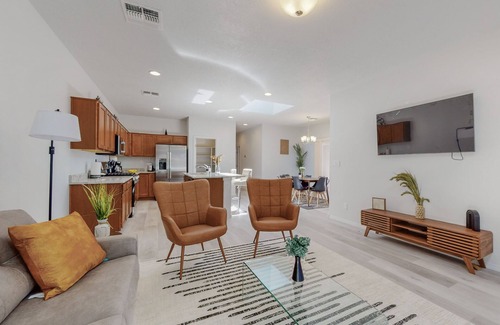 Mesa Del Sol Innovation Park House | Modern Home 3BR Next to Netflix, Airport, Casino