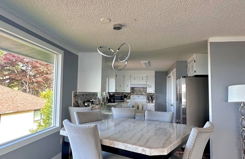 University Place House | Modern Home, Amazing Beach View