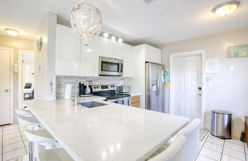 Hallandale Beach House | Modern home away from home in a central location!