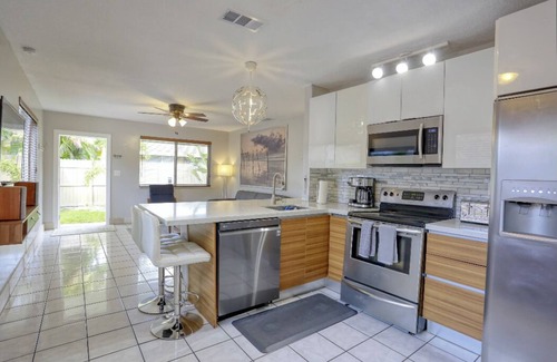 Hallandale Beach House | Modern home away from home in a central location!