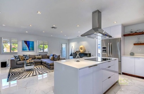 Palmetto Estates House | Modern home*Heated Pool, Basketball and Mini Golf