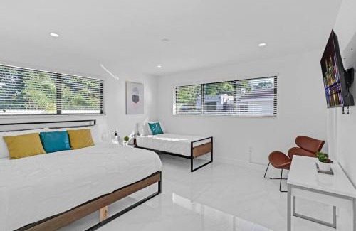 North Miami Beach Villa | Modern Home, Heated Pool Hot-Tub, 12min to Ocean