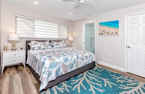Tarpon Springs Villa | Modern Home, Heated Pool, Close to Beaches!