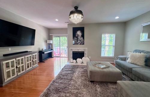 Sterling Apartment | Modern Home in Sterling