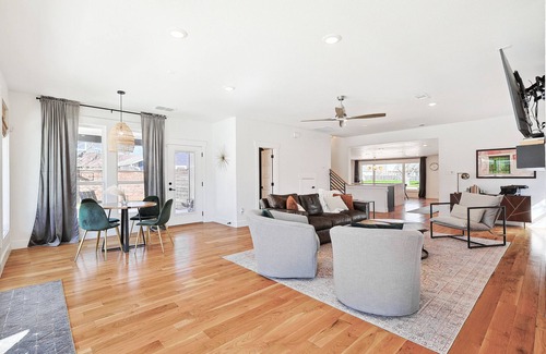 Roanoke House | Modern Home in the Heart of Old Town Roanoke with Pool!