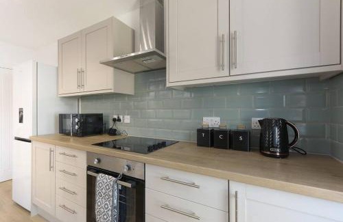 Grimsby House | Modern home near Alexandra Dock