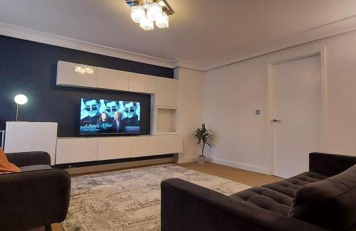 Manchester Apartment | Modern Home Near Etihad, Coop Live