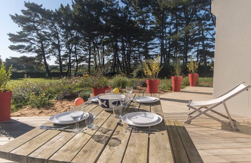 Le Palais House | Modern Home: Near Town & Beach, Sea Views, Pets OK