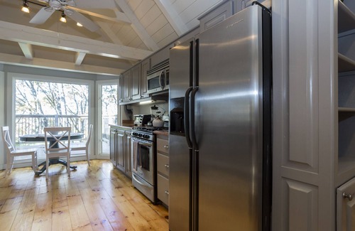 Flat Rock House | Modern Home Private with Beautiful Mountain Views & Fire Pit