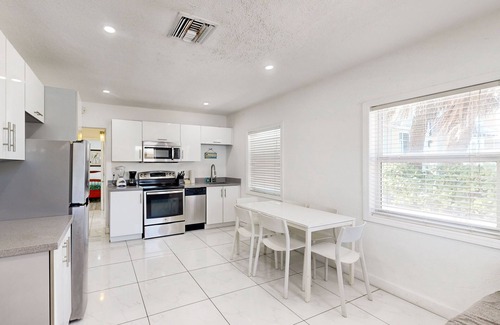 Hollywood Cottage | Modern Home w/Balcony & Patios, Steps to the Beach
