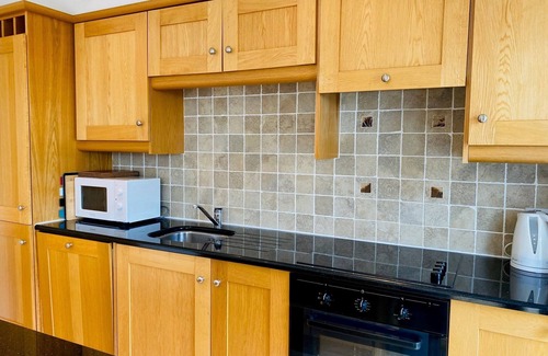 Kenmare House | Modern home with 3 bedrooms and 3 bathrooms in Kenmare town
