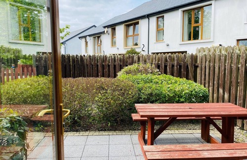 Kenmare House | Modern home with 3 bedrooms and 3 bathrooms in Kenmare town