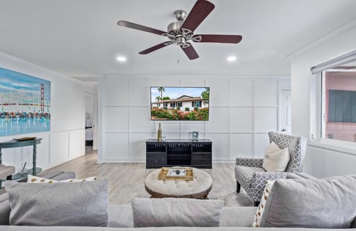 Village Grove House | Modern Home with heated pool and guest house