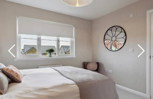 Hamilton Villa | Modern home with hot tub in Hamilton