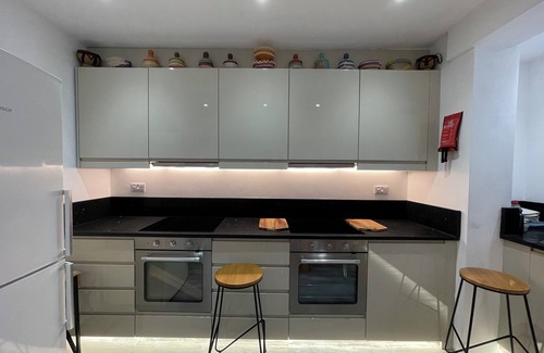 North Greenford Apartment | Modern & Homely Bedrooms in Luxury House
