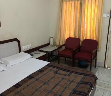 Sheshadripuram Hotel | Modern Hotel