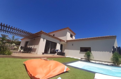 Latour-Bas-Elne House | Modern House close to any facilities and to the beach