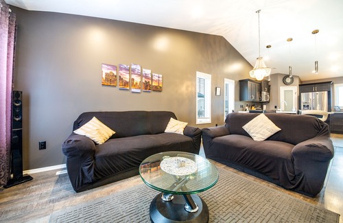Lloydminster House | Modern House {Fenced Back Yard} BBQ Garage {Clean}