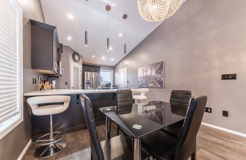 Lloydminster House | Modern House {Fenced Back Yard} BBQ Garage {Clean}