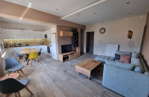 Lianokladi House | Modern House in the Village