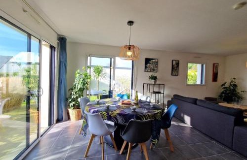 Carantec House | Modern house near the coast