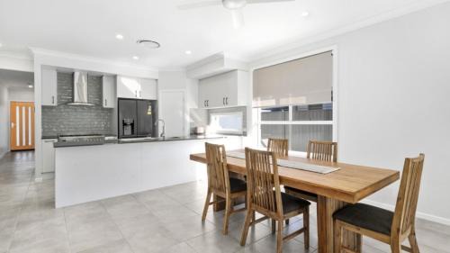 Banksia Beach House | Modern House Over Looking The Golf Course