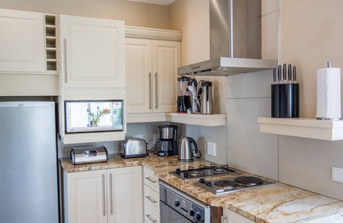 George House | Modern house, solar-heated pool & stunning views, at Kingswood Golf Resort