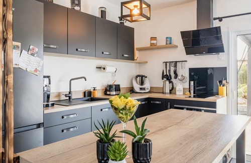 Chaumes-en-Retz Cottage | Modern House with Garden, Near Shops & Beach
