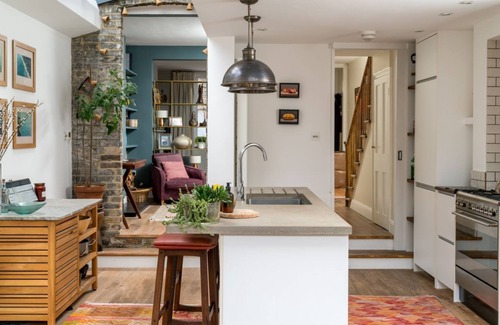 Elephant and Castle Apartment | Modern house with garden space