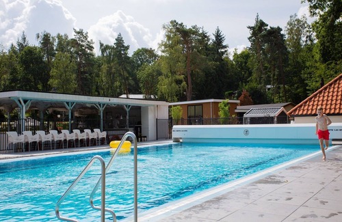 Municipality of Rhenen Ski Chalet | Modern house with roof in Rhenen