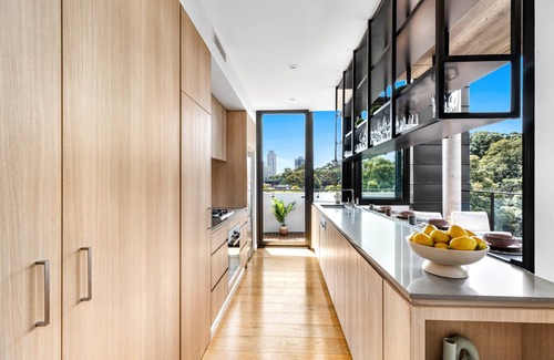 Waterloo Apartment | Modern Inner City Park-Side Pad