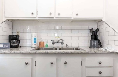 Columbus House | Modern Interior - Delightful Doubles Unit D