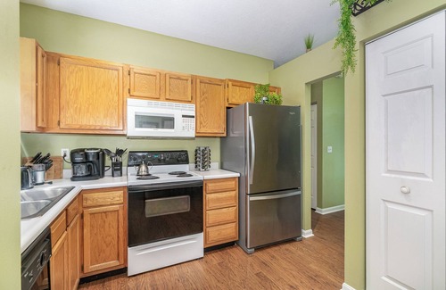 Kenton House | Modern Kentucky Retreat - Near Ark & Cincinnati